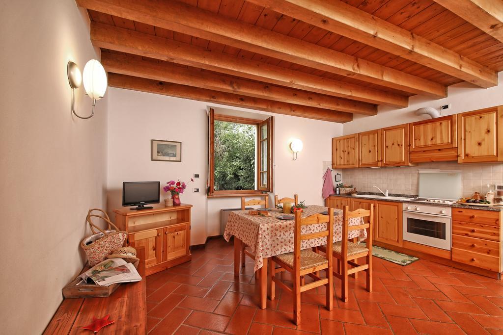 Agriturismo La Breda Guest House San Felice del Benaco Exterior foto